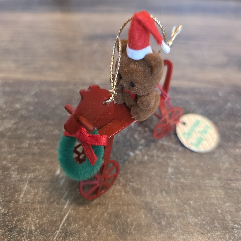 Russ Christmas Ornament Red Metal‎ Car With Flocked Teddy Bear & Wreath 2.75"